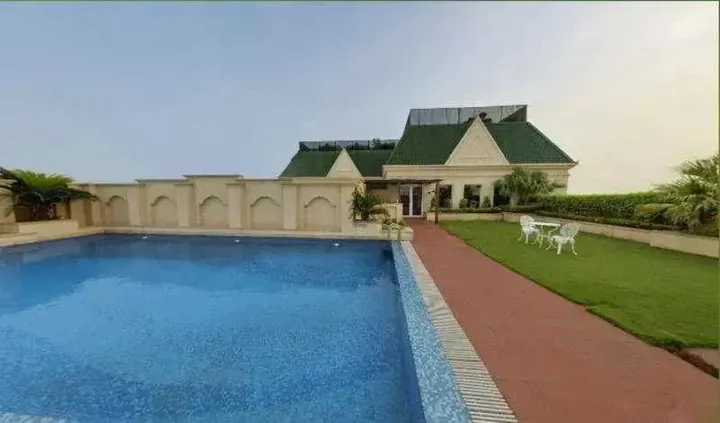 Нойда: Savoy Suites Noida