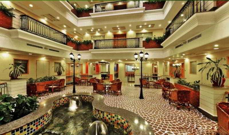 Нойда: Savoy Suites Noida