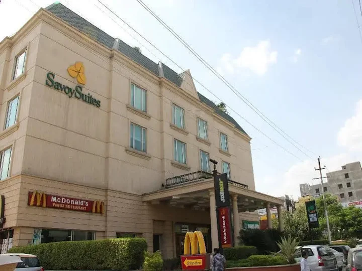 Нойда: Savoy Suites Noida