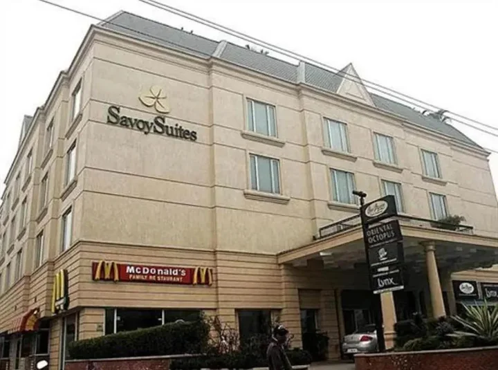 Нойда: Savoy Suites Noida
