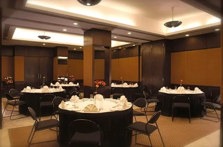 Нойда: Savoy Suites Noida
