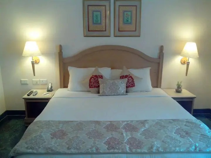Нойда: Savoy Suites Noida