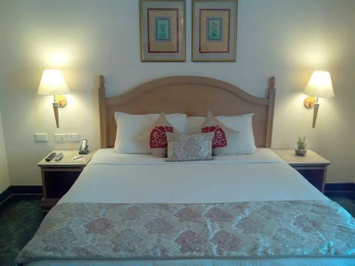 Нойда: Savoy Suites Noida