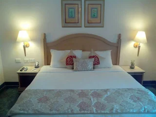 Нойда: Savoy Suites Noida