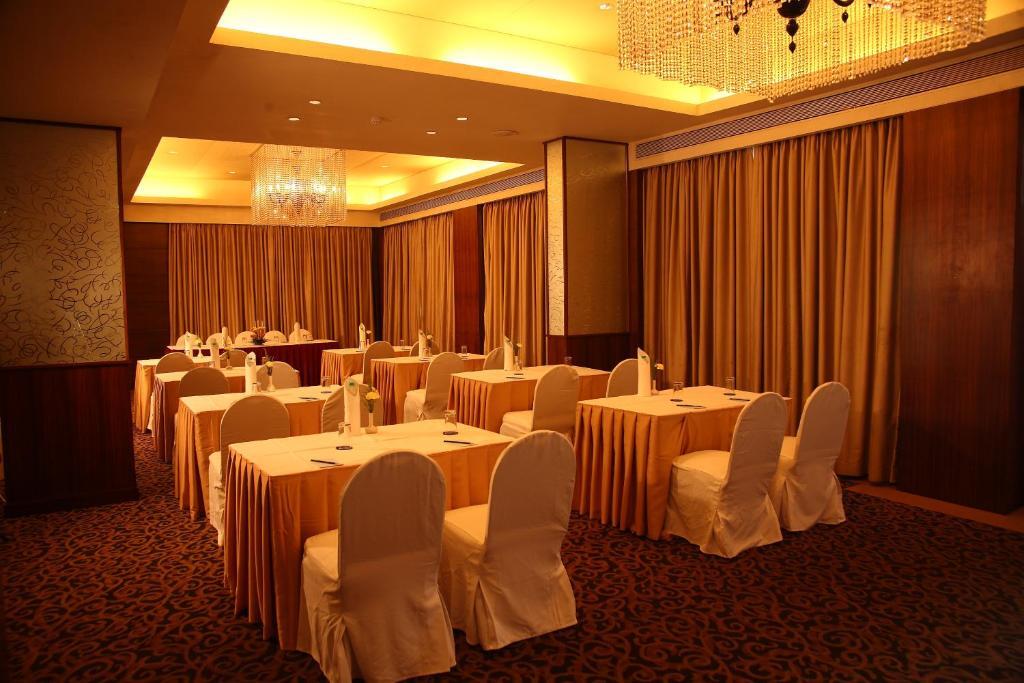 Мумбаи: Sun N Sand Hotel Mumbai