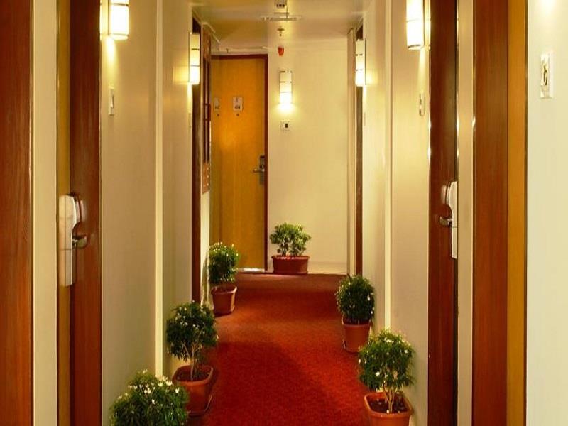 Grand Hometel A Sarovar Hotels — фото 2