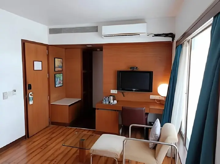 Нави-Мумбай: Yogi Executive, Navi Mumbai