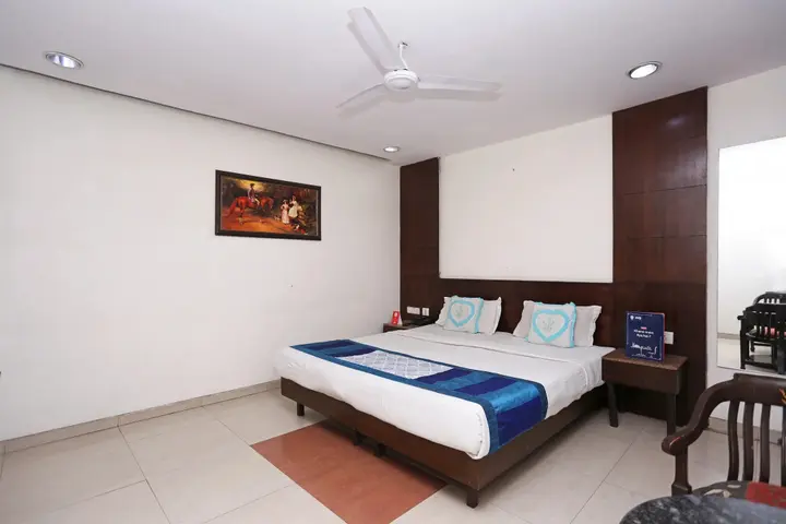 Нью-Дели: Hotel Grand Peepal