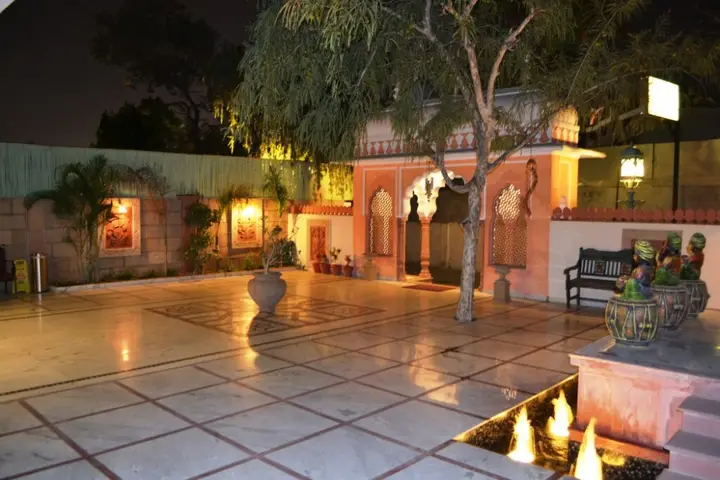 Suryaa Villa - A City Centre Hotel — фото 3