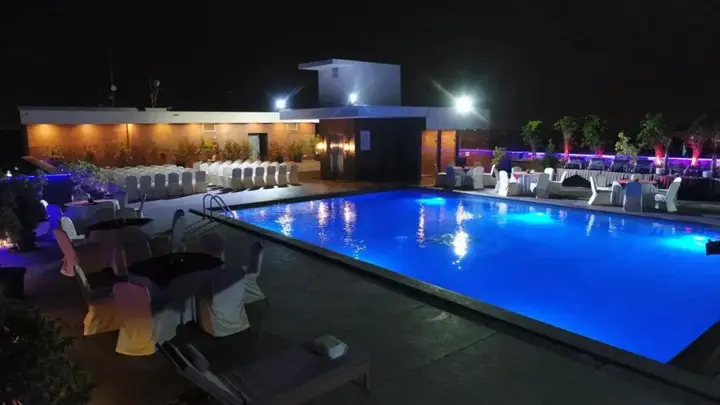 Бангалор: La Marvella, Bengaluru