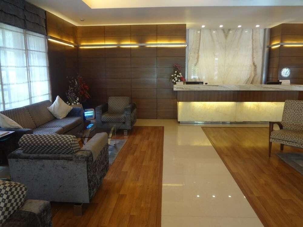 Мумбаи: Astoria Hotel