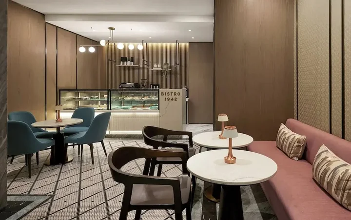 Мумбаи: Astoria Hotel