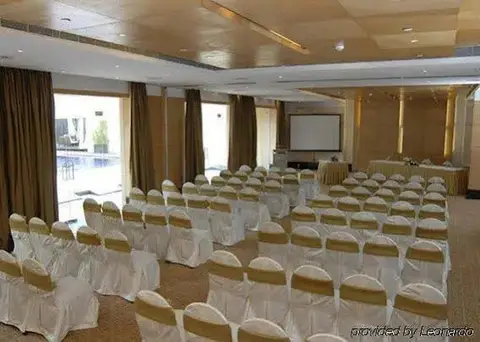 Edenpark New Delhi (Qutab Hotel) — фото 6