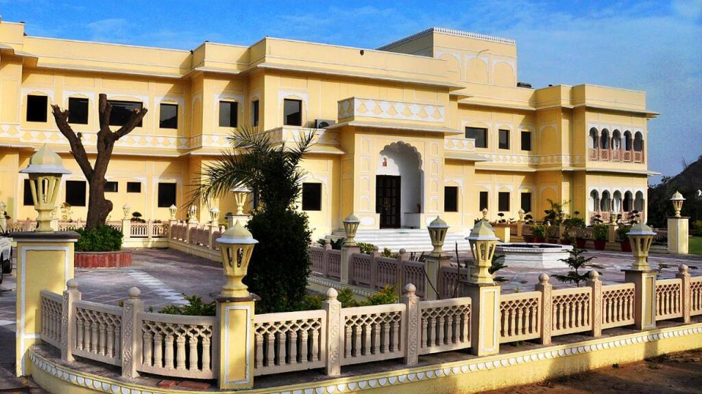 Амбер: Hotel Raj Bagh Palace