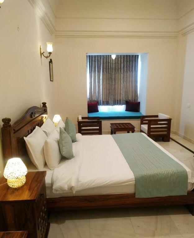 Амбер: Hotel Raj Bagh Palace