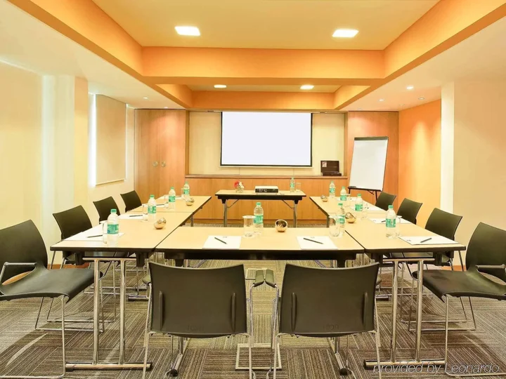 Гуруграм: ibis Gurgaon Golf Course Road Hotel