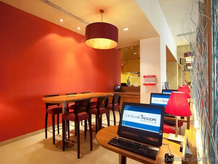 Гуруграм: ibis Gurgaon Golf Course Road Hotel