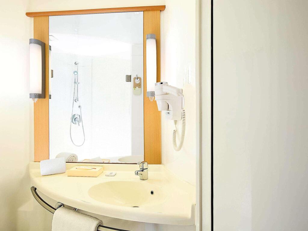 Гуруграм: ibis Gurgaon Golf Course Road Hotel