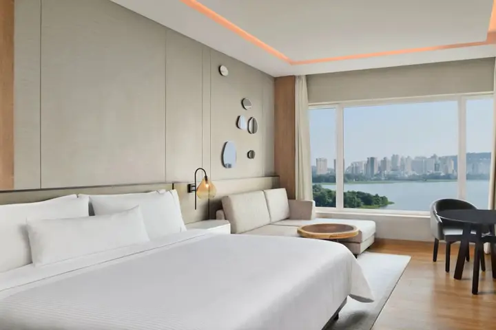 Мумбаи: The Westin Mumbai Powai Lake