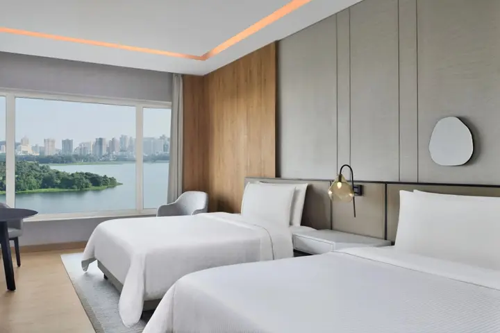 Мумбаи: The Westin Mumbai Powai Lake