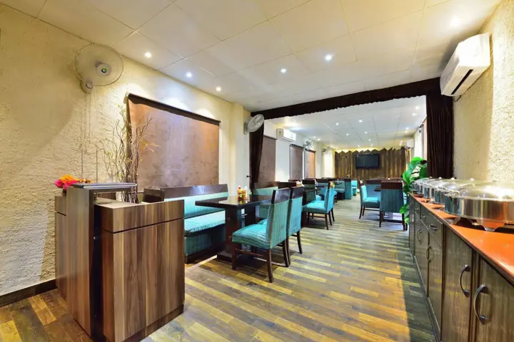 Нью-Дели: OYO 9761 Hotel Clark Heights