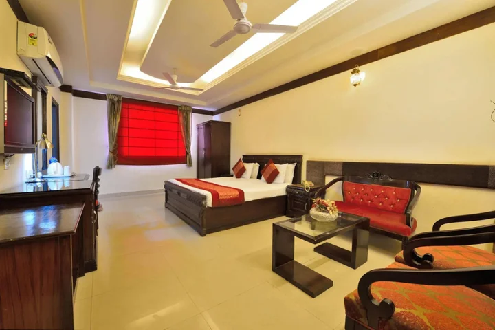 Нью-Дели: OYO 9761 Hotel Clark Heights