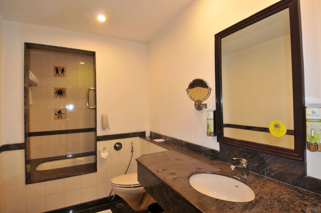 Газиабад: Lemon Tree Hotel, East Delhi Mall, Kaushambi