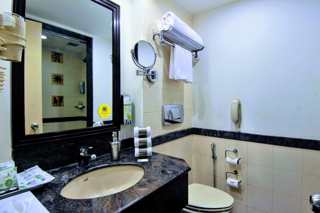 Газиабад: Lemon Tree Hotel, East Delhi Mall, Kaushambi