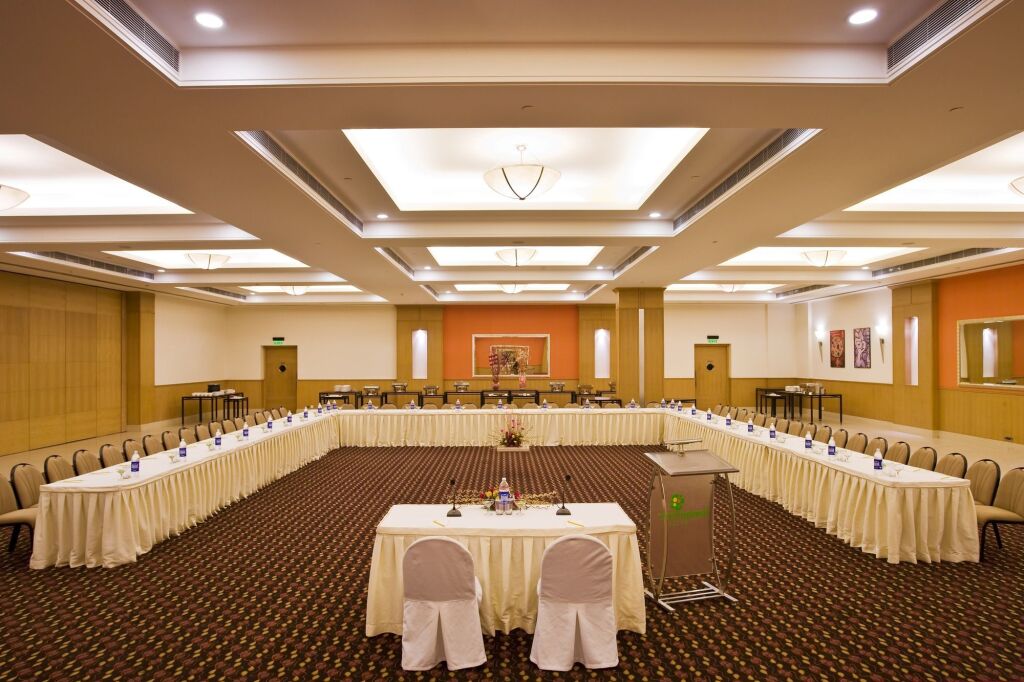 Газиабад: Lemon Tree Hotel, East Delhi Mall, Kaushambi