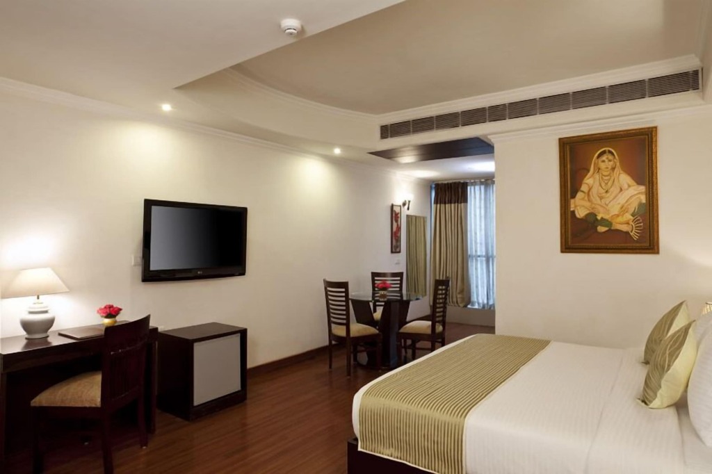 Нью-Дели: Hotel Saptagiri