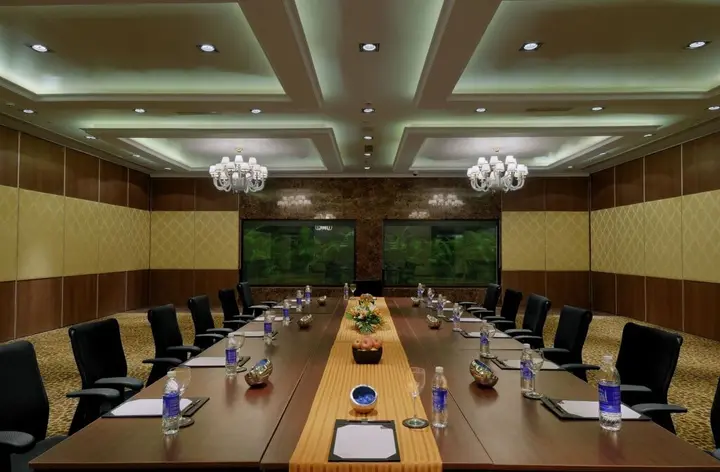 Хидерабад: Royalton Hyderabad