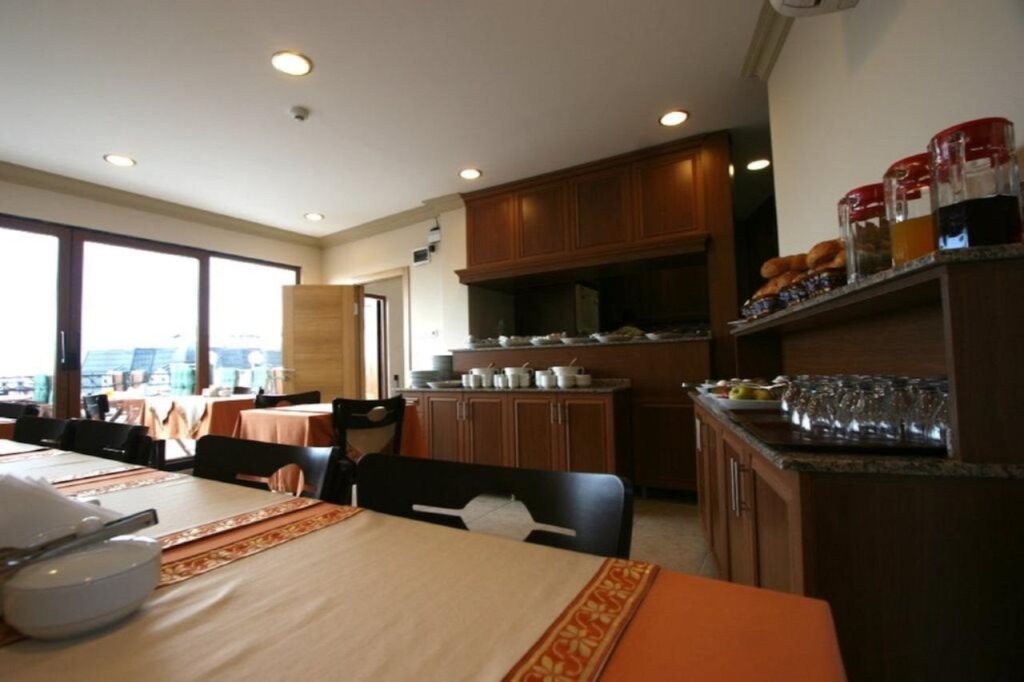 Мумбаи: Peninsula Grand Hotel
