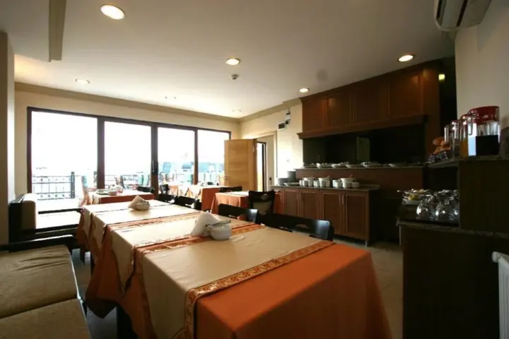 Мумбаи: Peninsula Grand Hotel
