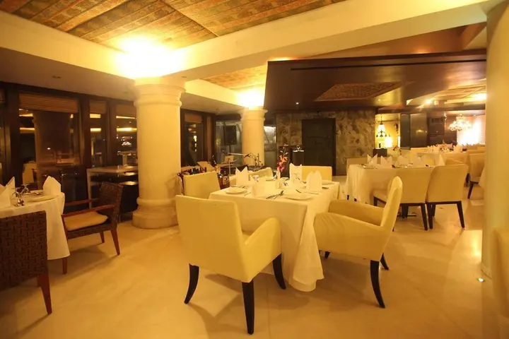 Мумбаи: Peninsula Grand Hotel