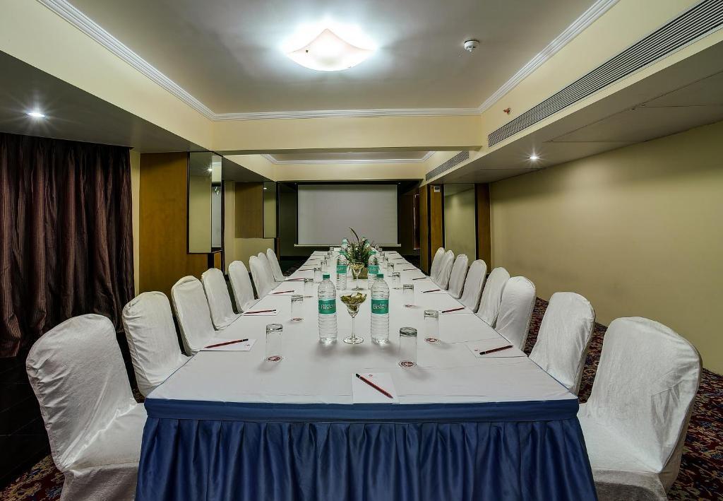 Ramee Guestline Hotel Juhu — фото 5