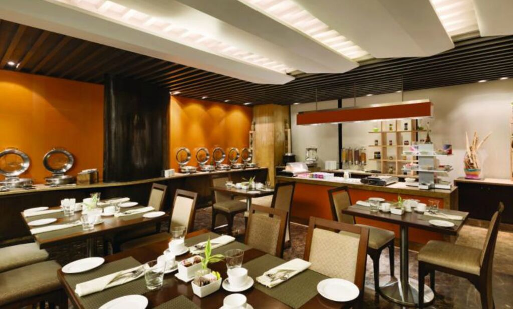 Мумбаи: Ramada Powai Hotel & Convention Centre