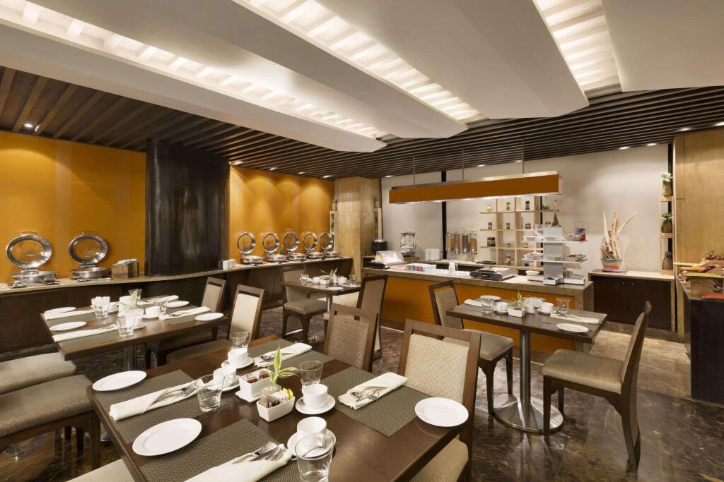 Мумбаи: Ramada Powai Hotel & Convention Centre