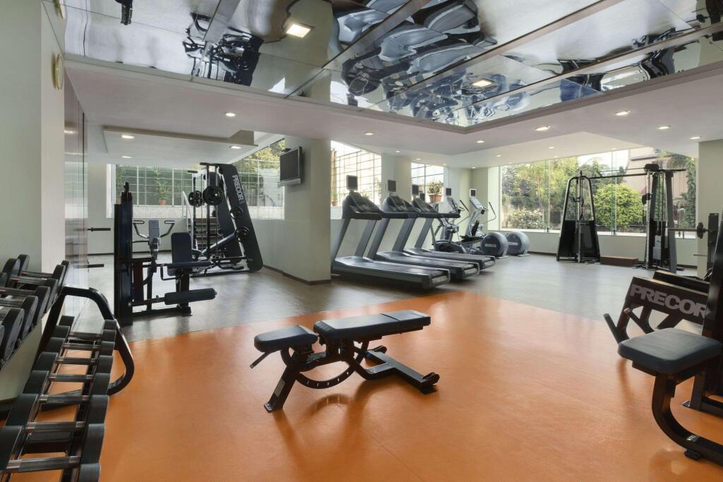 Мумбаи: Ramada Powai Hotel & Convention Centre