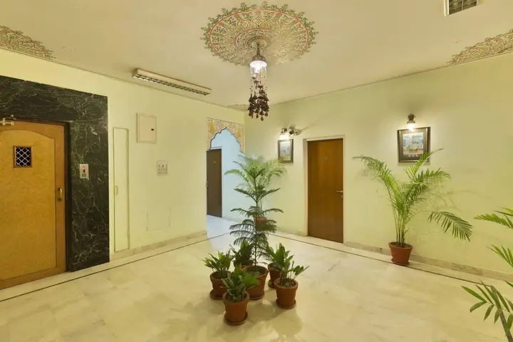 Джайпур: Hotel Sarang Palace