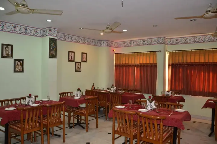 Джайпур: Hotel Sarang Palace