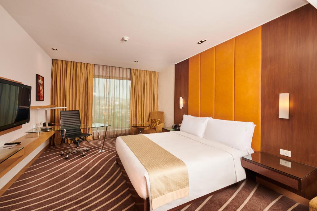 Мумбаи: Holiday Inn Mumbai International Airport by IHG