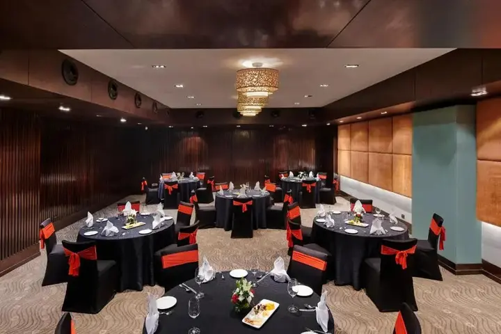 Мумбаи: Holiday Inn Mumbai International Airport by IHG