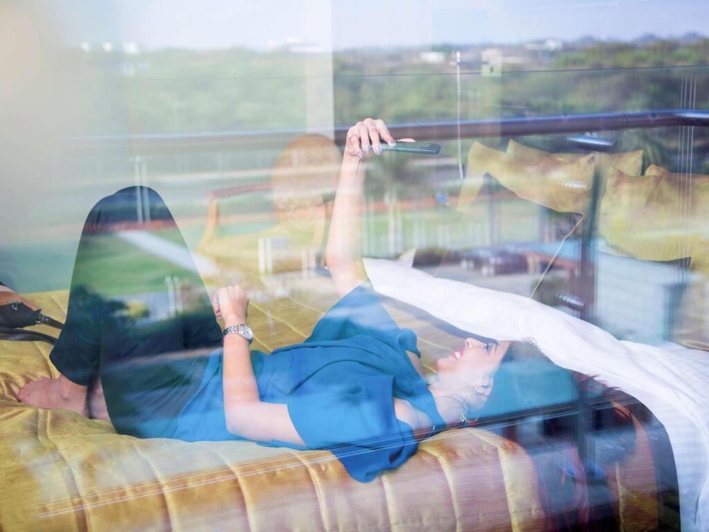 carousel image 3