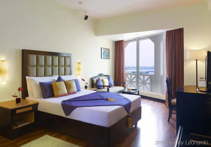 Коччи: Vivanta Ernakulam, Marine Drive