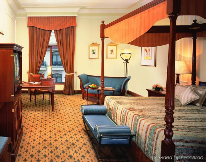 Колката: The Oberoi Grand Kolkata Hotel