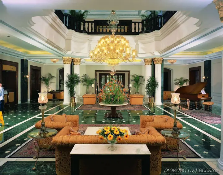 Колката: The Oberoi Grand Kolkata Hotel