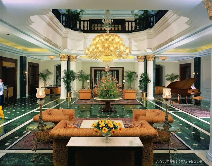 Колката: The Oberoi Grand Kolkata Hotel