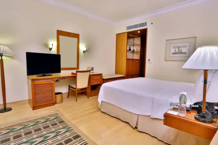 Коччи: The Fern Kochi, Series by Marriott