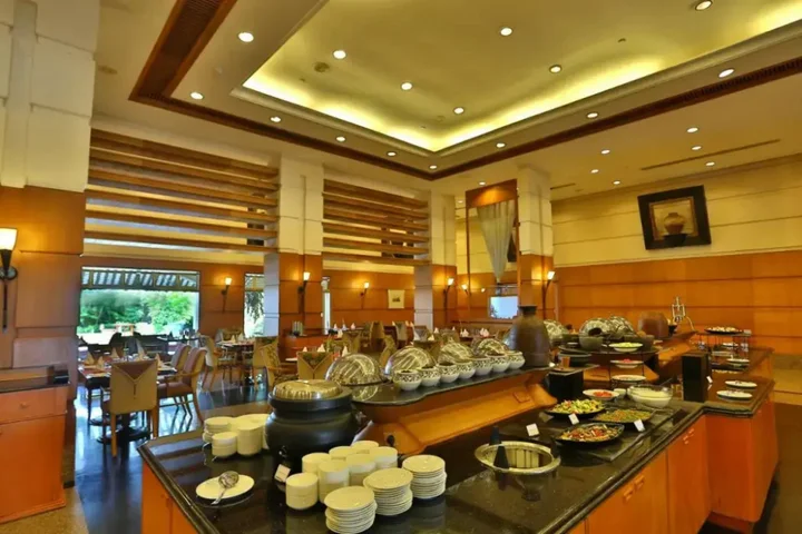 Коччи: The Fern Kochi, Series by Marriott