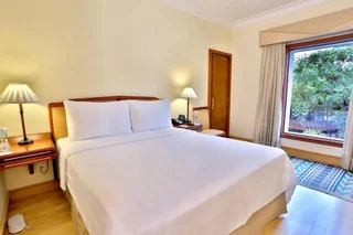 Коччи: The Fern Kochi, Series by Marriott